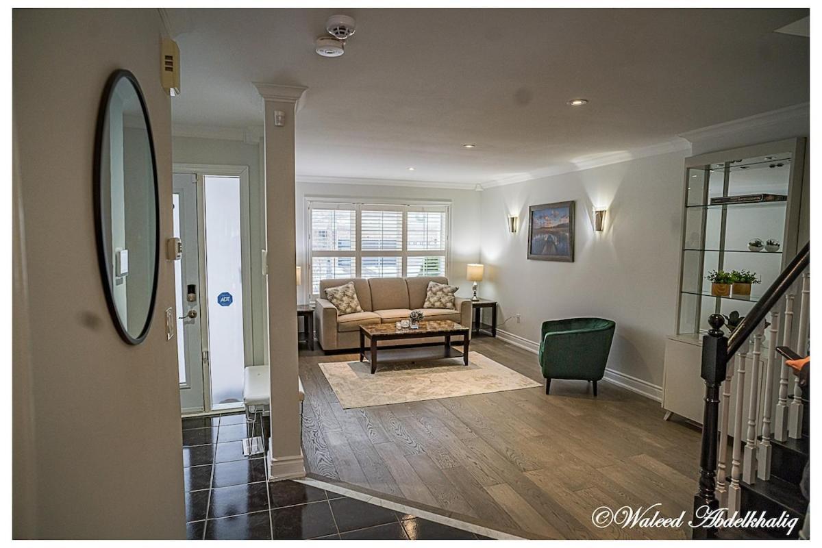Sunroom House - 4 Bedrooms Mississauga Bagian luar foto