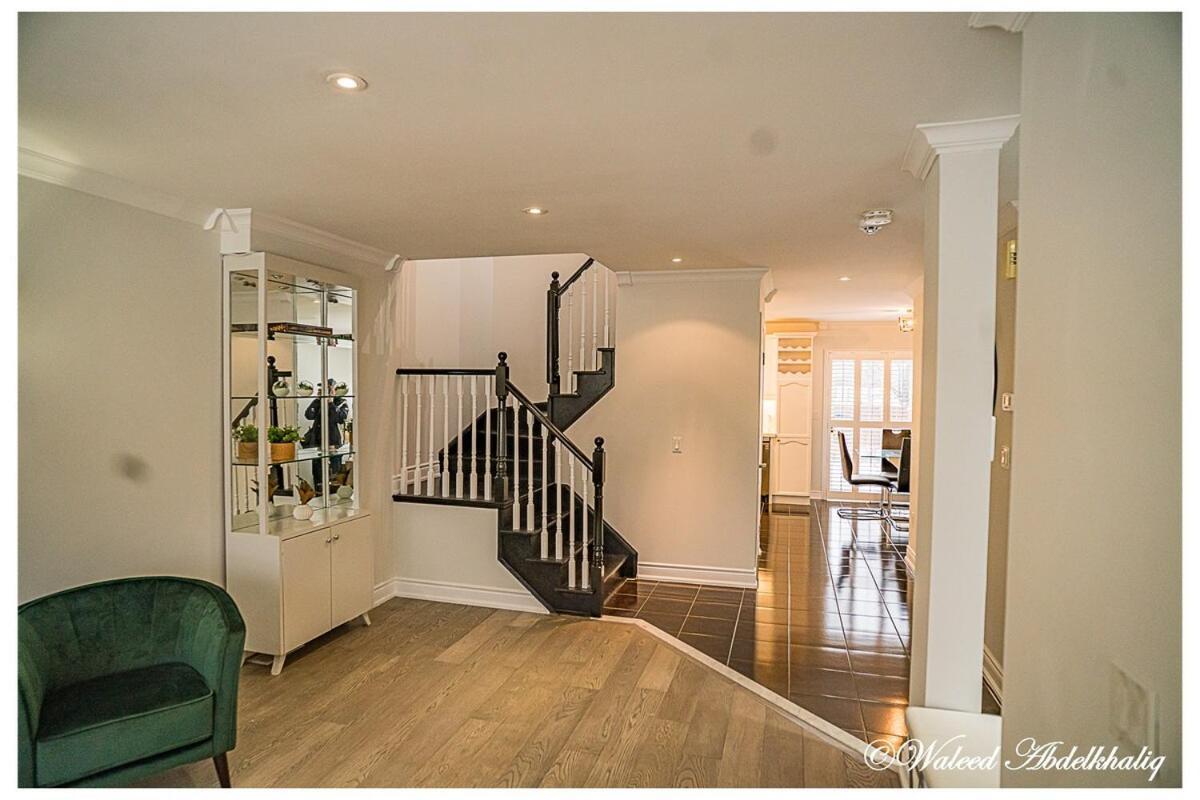 Sunroom House - 4 Bedrooms Mississauga Bagian luar foto