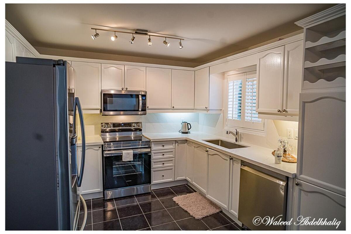 Sunroom House - 4 Bedrooms Mississauga Bagian luar foto