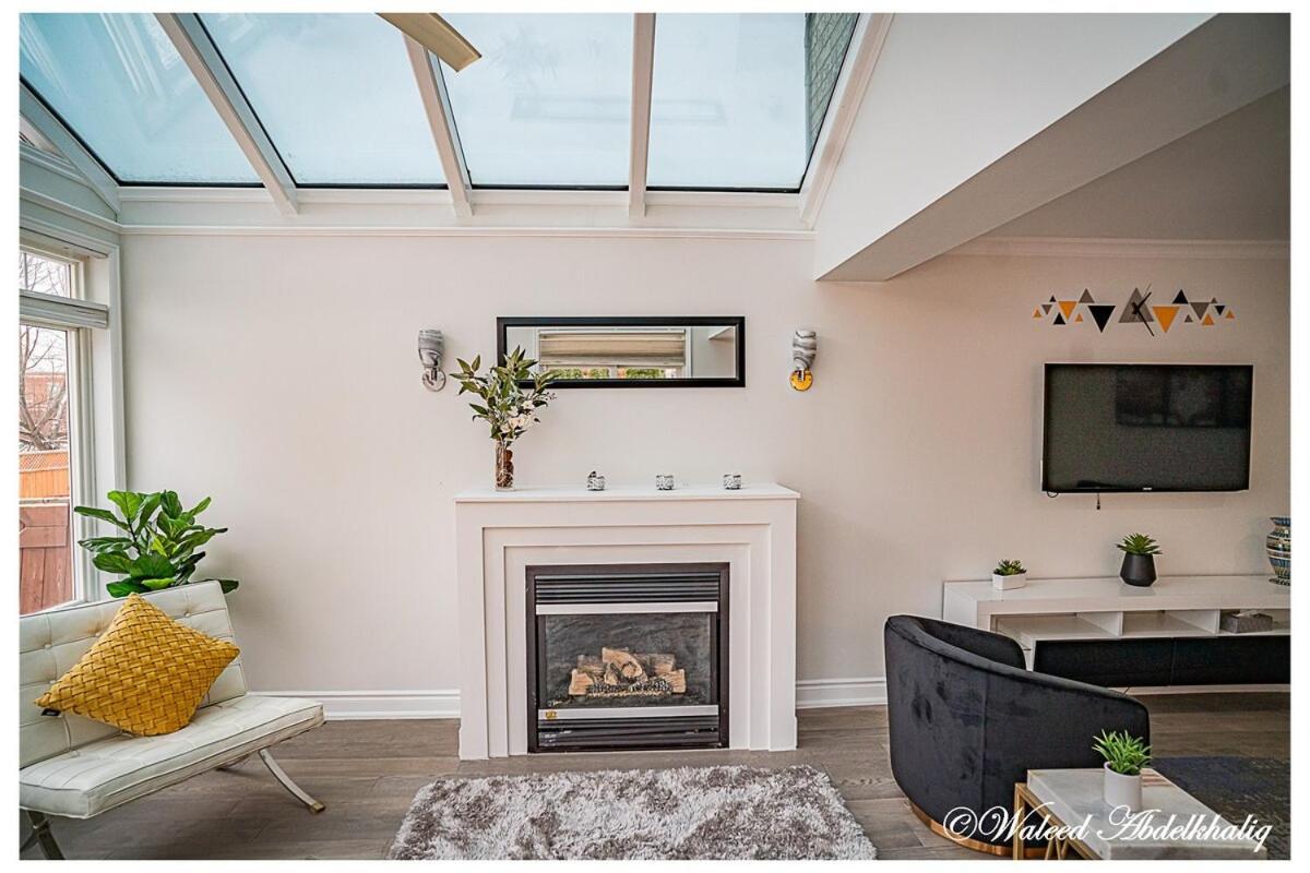 Sunroom House - 4 Bedrooms Mississauga Bagian luar foto
