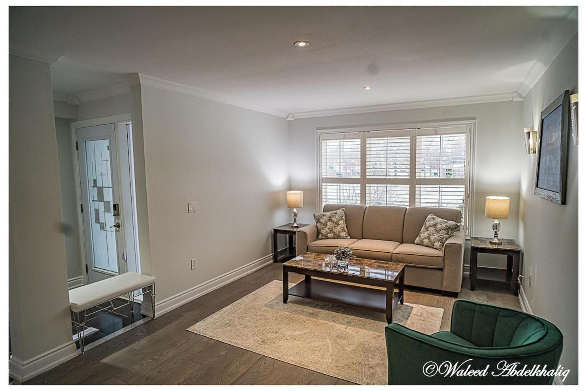 Sunroom House - 4 Bedrooms Mississauga Bagian luar foto